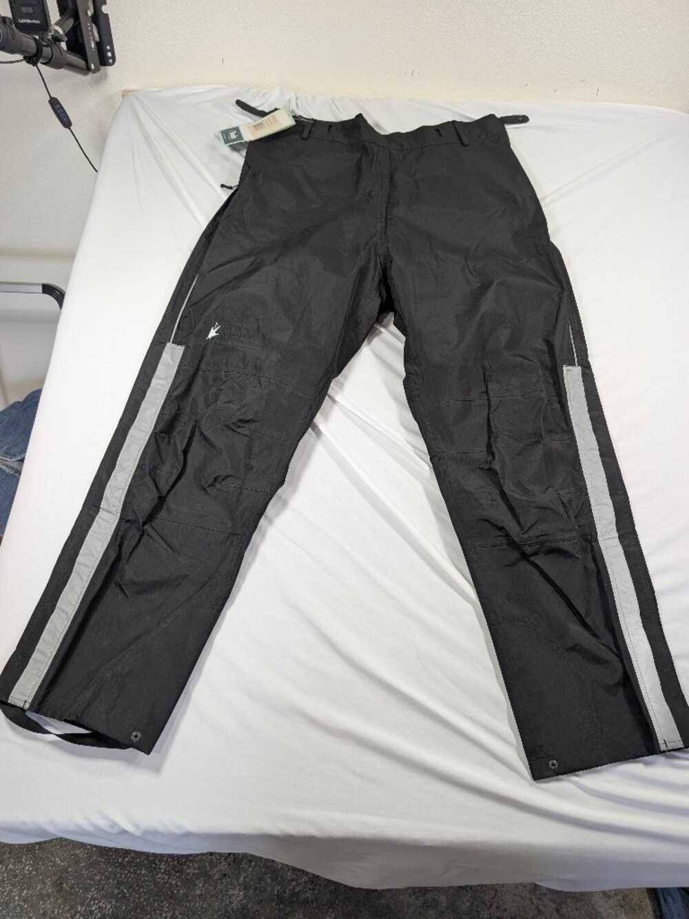 frogg toggs Men's Black Bottoms